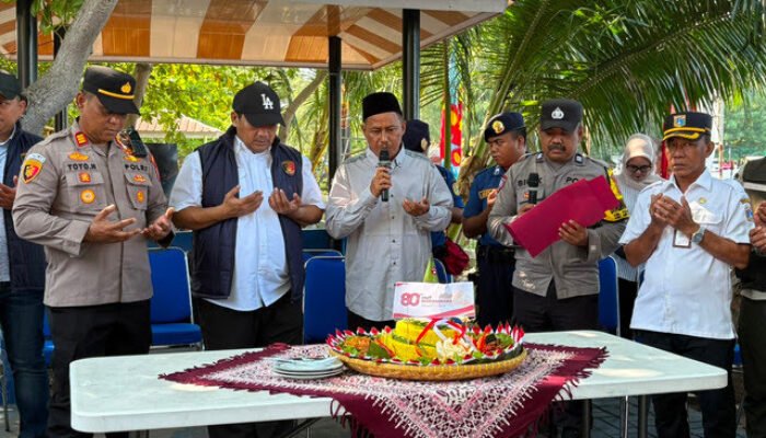 150 Paket Bansos Dibagikan, HUT Bhayangkara di Pulau Kelapa Berlangsung Meriah
