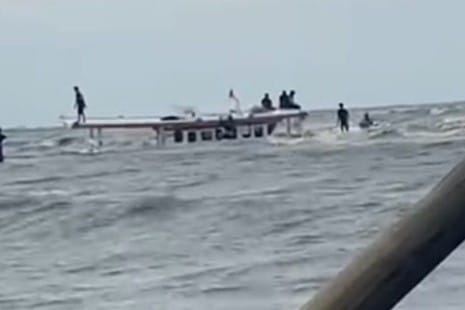 Tergerus Ombak, Kapal Pancing Tenggelam di Perairan Tanjung Pasir