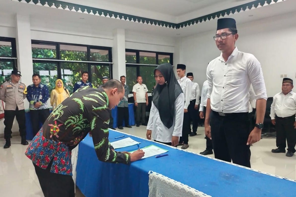 Lurah Pulau Pari Kukuhkan Ketua RT Terpilih Periode 2025-2030