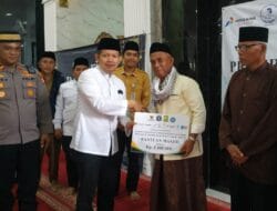 Plt Bupati Kepulauan Seribu Safari Ramadan di Pulau Harapan, Salurkan Bantuan untuk Masjid dan Duafa