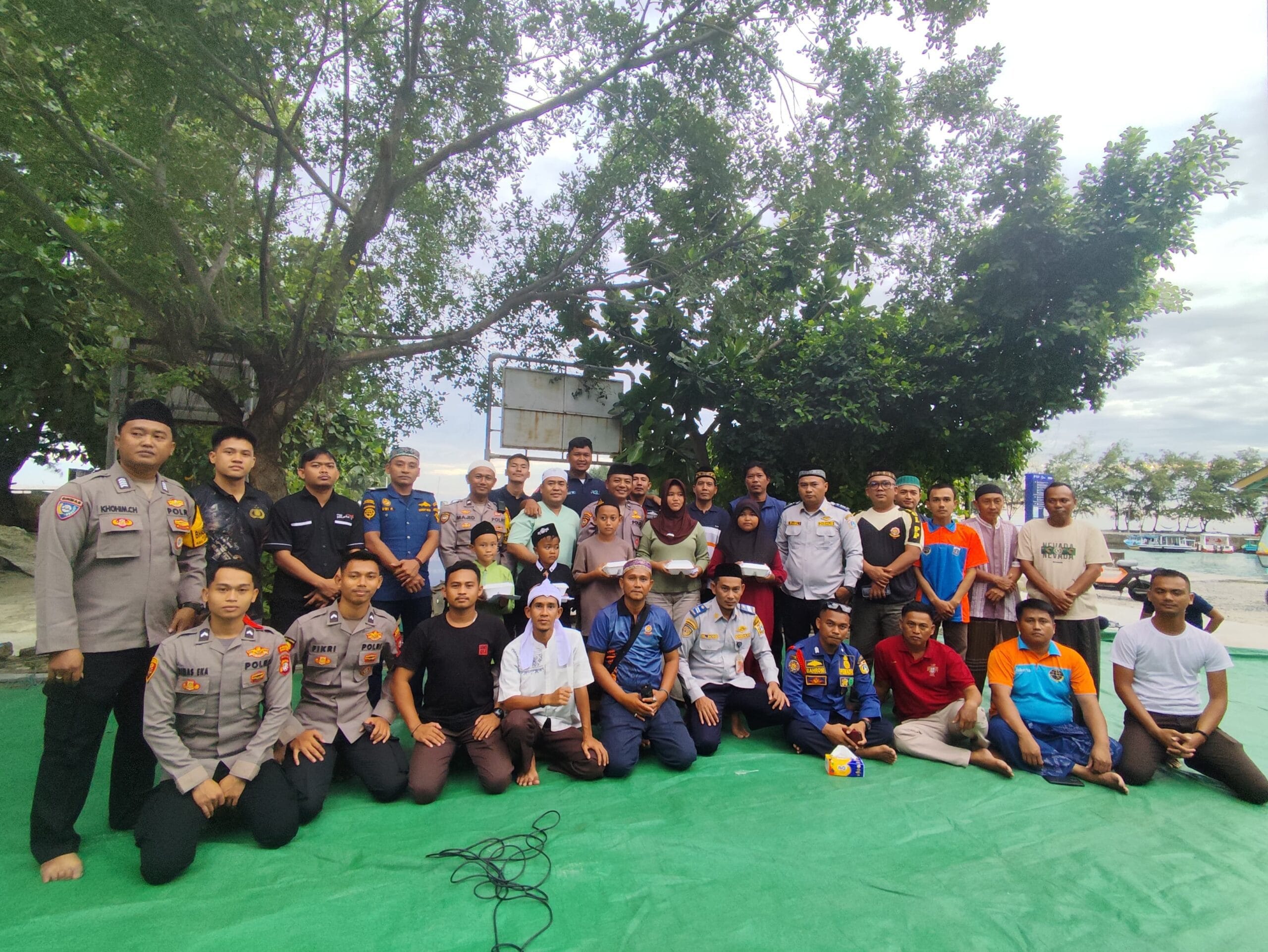 📷Dalam semangat Ramadan, instansi lintas sektoral di Pulau Pari bersama-sama menggelar acara santunan anak yatim/piatu dan buka puasa bersama.