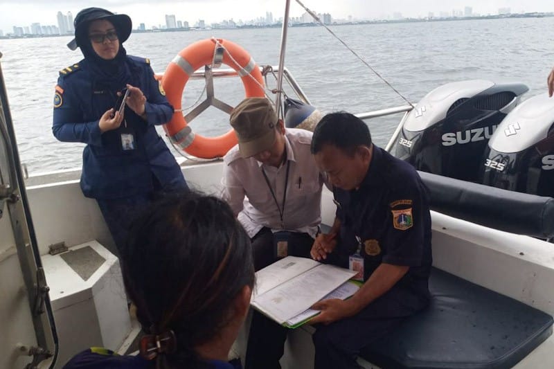 Dinas Ketahanan Pangan, Kelautan, dan Pertanian (KPKP) DKI Jakarta bersama Pangkalan Pengawasan Sumber Daya Kelautan dan Perikanan (PSDKP) serta Suku Dinas KPKP Kepulauan Seribu terus meningkatkan pengawasan terhadap kapal tangkap di perairan Jakarta.