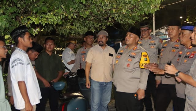 Polres Kepulauan Seribu terus berupaya menjaga keamanan dan ketertiban selama bulan Ramadan dengan menggelar Patroli Sahur di Pulau Lancang, Kepulauan Seribu Selatan, Minggu (23/3).