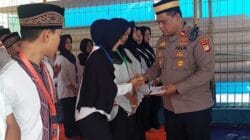 Polsek Kepulauan Seribu Utara Santuni Anak Yatim di Pulau Harapan