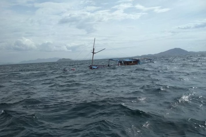 Cuaca ekstrem melanda Kepulauan Seribu pada Jumat (11/4/2025) dengan hujan deras disertai angin kencang. 📷 Istimewa