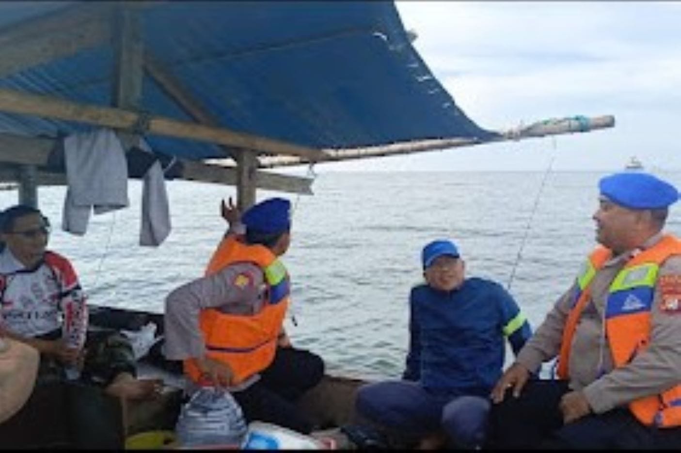 Satpolairud Polres Kepulauan Seribu melaksanakan patroli intensif guna memastikan wilayah tetap kondusif dan mencegah tindak kejahatan yang berpotensi terjadi setelah musim mudik. 📷 Polres Kep. Seribu