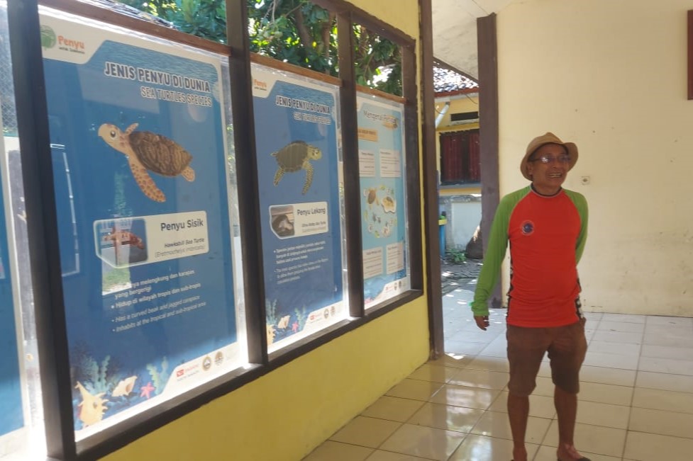 Petugas Menerangkan Tumbuhkembang Penyu. 📷 Istimewa