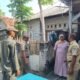 Respons Aduan Warga, Kelurahan Pulau Kelapa Tertibkan Objek yang Sumbat Akses Jalan