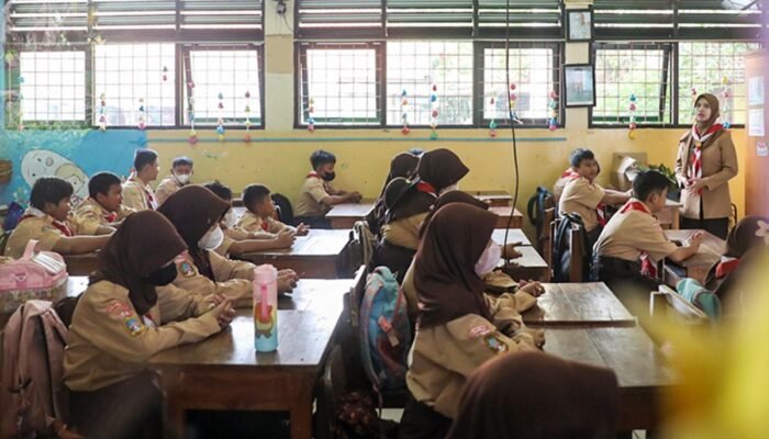 Akses Pendidikan Adil, DPRD DKI Minta Pemprov Prioritaskan Warga Kurang Mampu