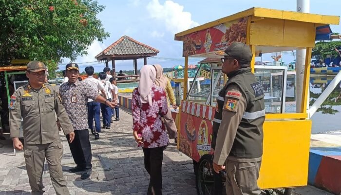Pulau Harapan Berbenah, Lapak hingga Gerobak di Bahu Jalan Ditertibkan