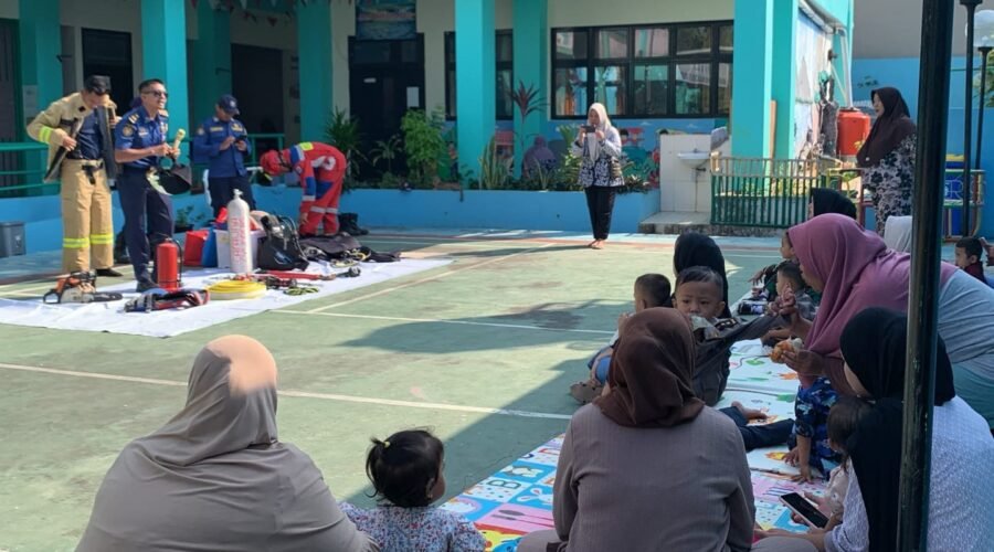 Siswa SPSN Bale Bermain Bunga Mawar Edukasi Damkar