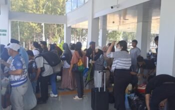 KM Makmur Jaya Kandas di Pulau Pari, Gulkarmat Pastikan Seluruh Penumpang Selamat