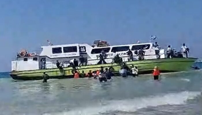 Dari BBM Campur Air hingga Evakuasi Tuntas, Begini Kronologi KM Makmur Jaya di Pulau Pari