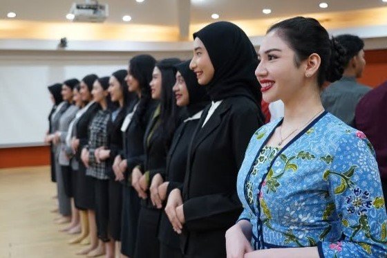 Finalis Abang None Jakarta Kepulauan Seribu mengikuti pembekalan menjelang malam final.