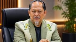 Potret Achmad Yani Rifai Yusuf (Achmad JRJ) saat berbincang mengenai gagasan kepemimpinan yang dekat dengan masyarakat.