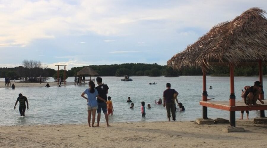 Pantai Pasir Perawan Masih Jadi Primadona, Wisatawan Sorot Soal Transportasi